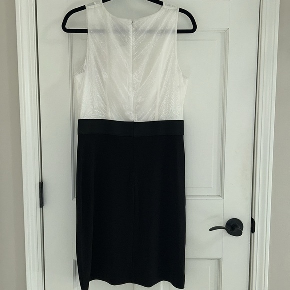 NY&Co: Cream/Black Dress: Size M - Picture 4 of 7